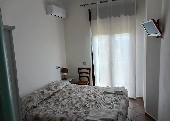 Le Porte Del Sole Affittacamere Girasole