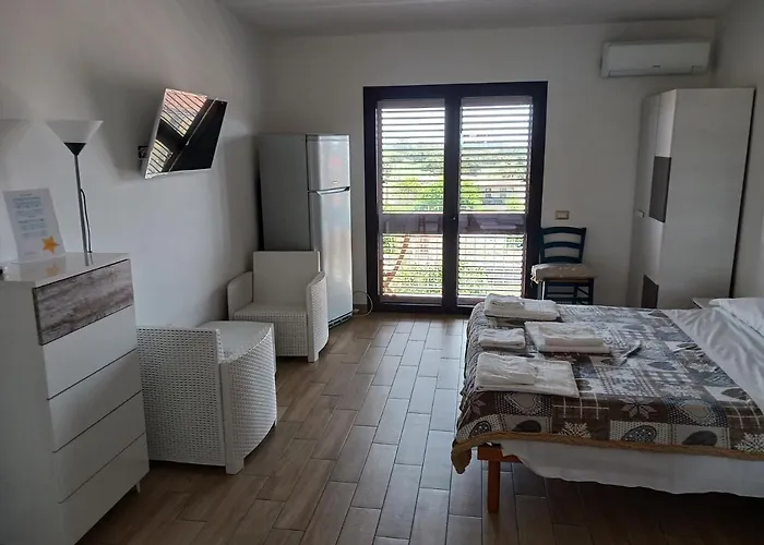 Le Porte Del Sole Affittacamere Girasole